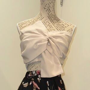 ChicWish Nude Strapless Bow Tie Top | Women’s Large | NWNT